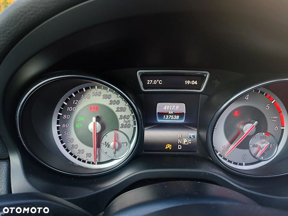 Mercedes-Benz GLA 180 d 7G-DCT AMG Line - 17