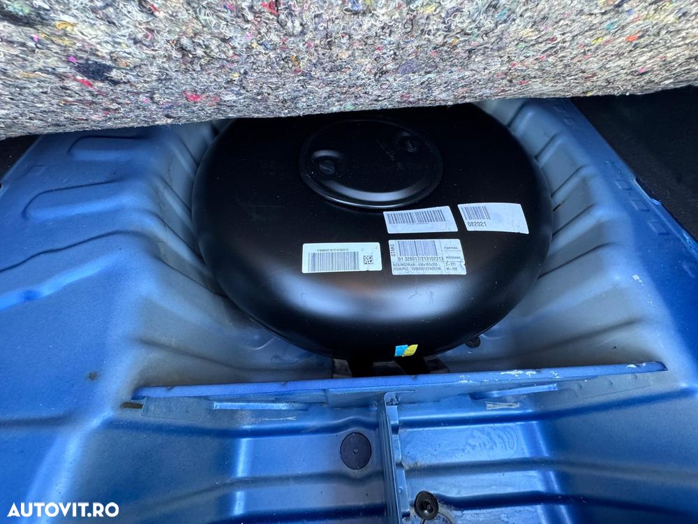 Dacia Logan TCe 90 Essential - 32