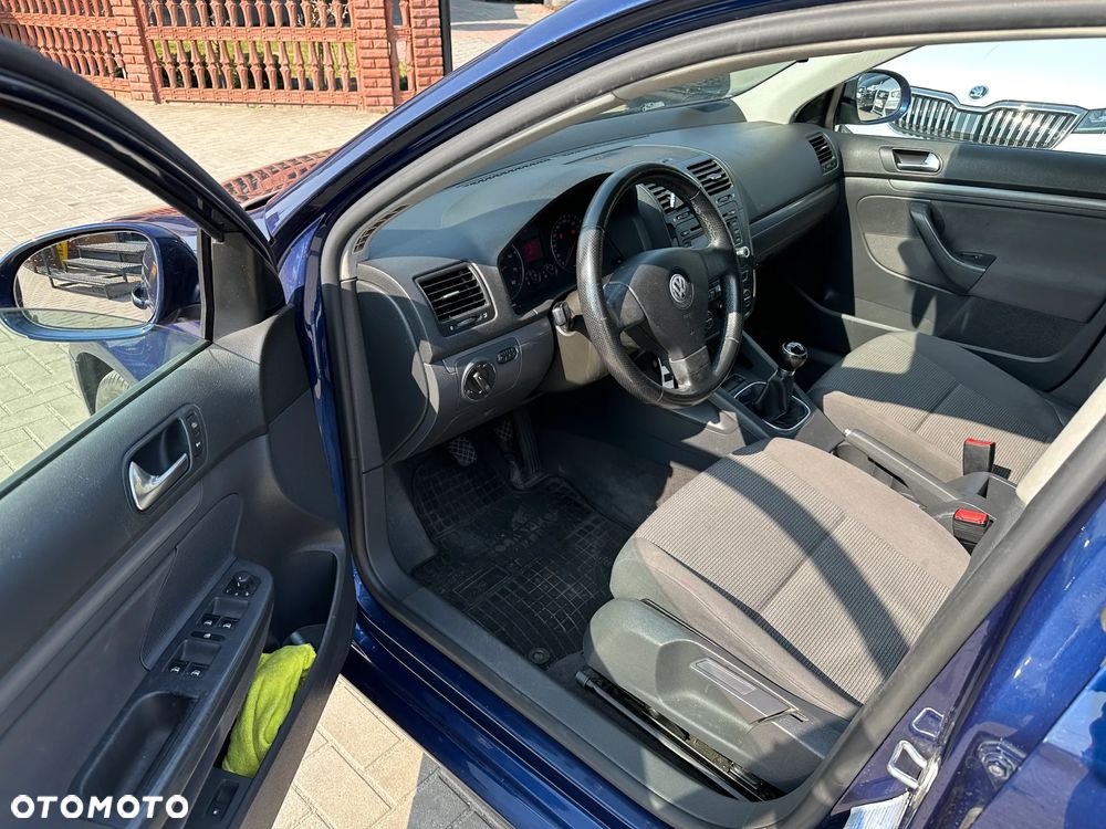 Volkswagen Jetta - 6