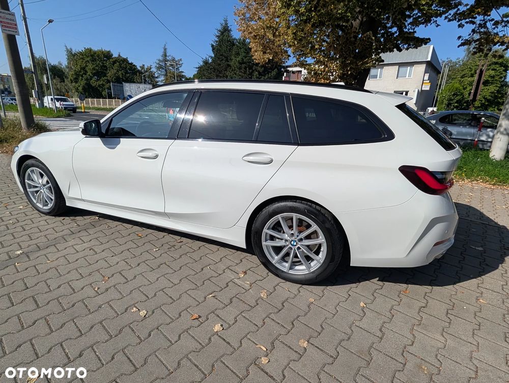 BMW Seria 3 318i Sport Line - 11