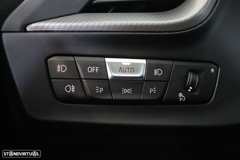 BMW 116 d Pack Desportivo M Auto - 17