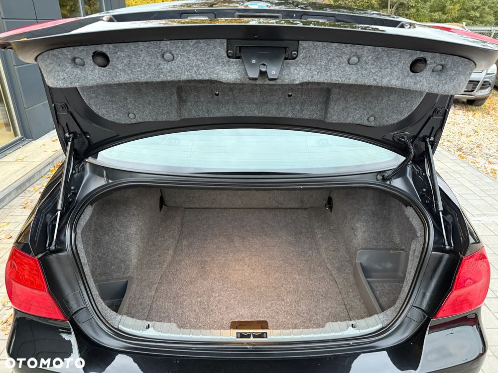 BMW Seria 3 318i - 17