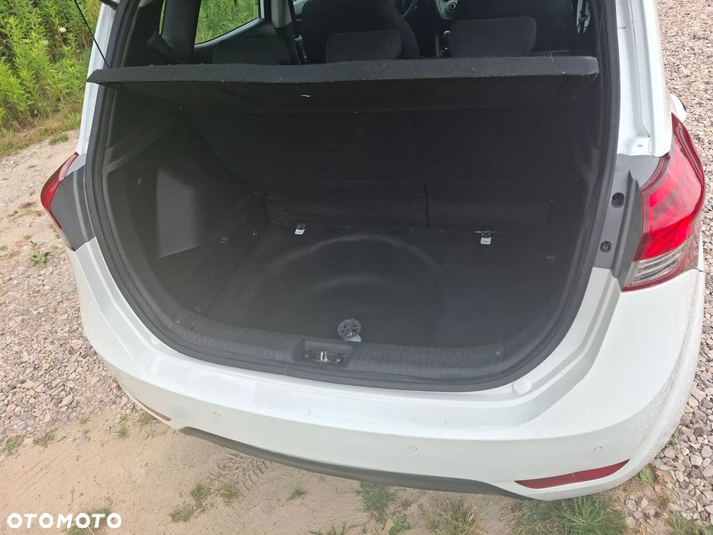 Hyundai ix20 1.6 BlueDrive Classic + - 21