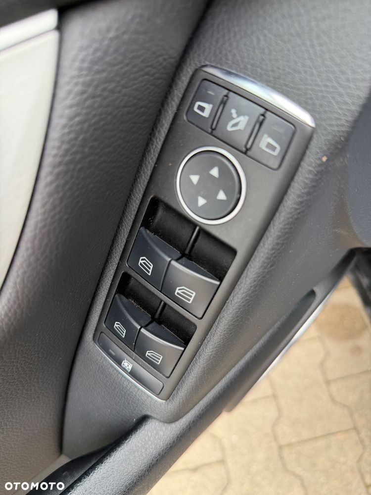 Mercedes-Benz Klasa C 180 (BlueEFFICIENCY) 7G-TRONIC Avantgarde - 17