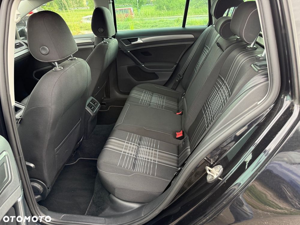 Volkswagen Golf 1.6 TDI BlueMotion Technology Lounge - 10