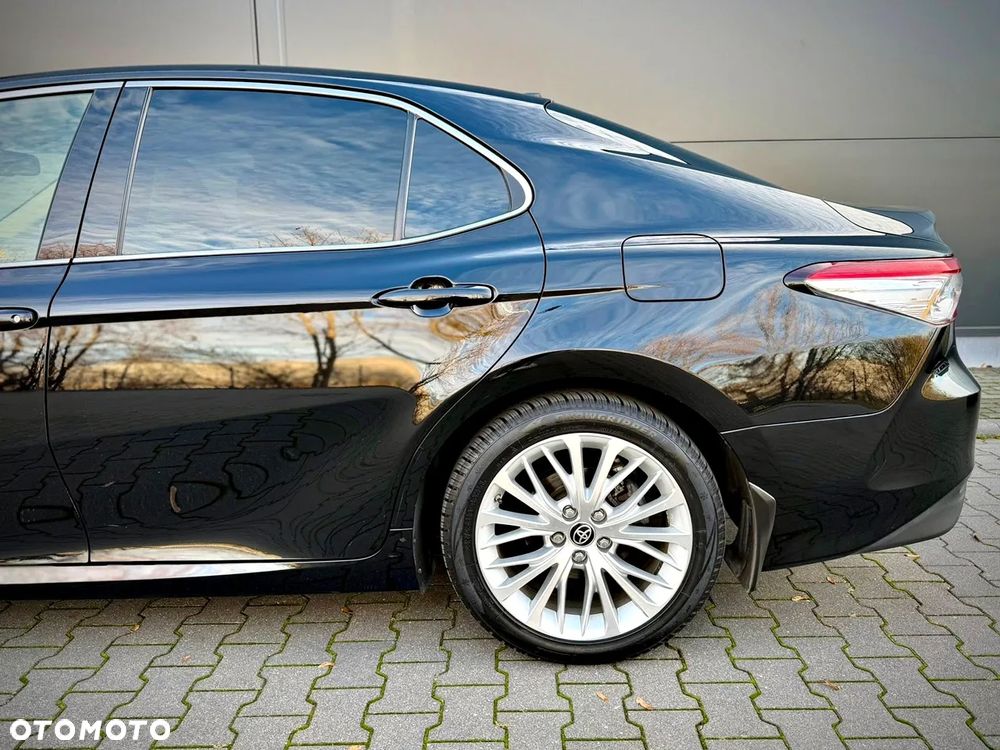 Toyota Camry 2.5 Hybrid Executive CVT - 11