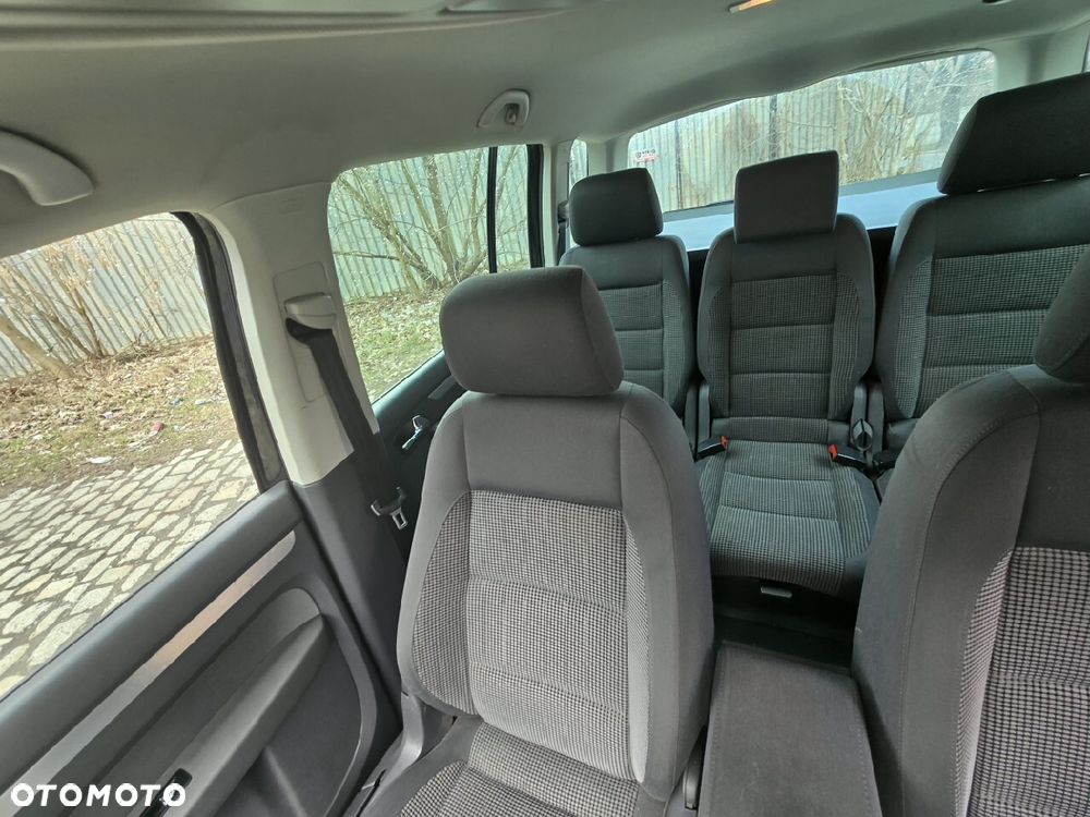 Volkswagen Touran 1.9 TDI Highline - 9