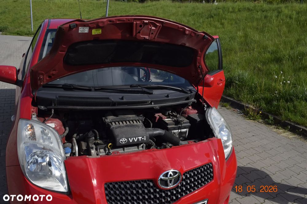 Toyota Yaris - 12