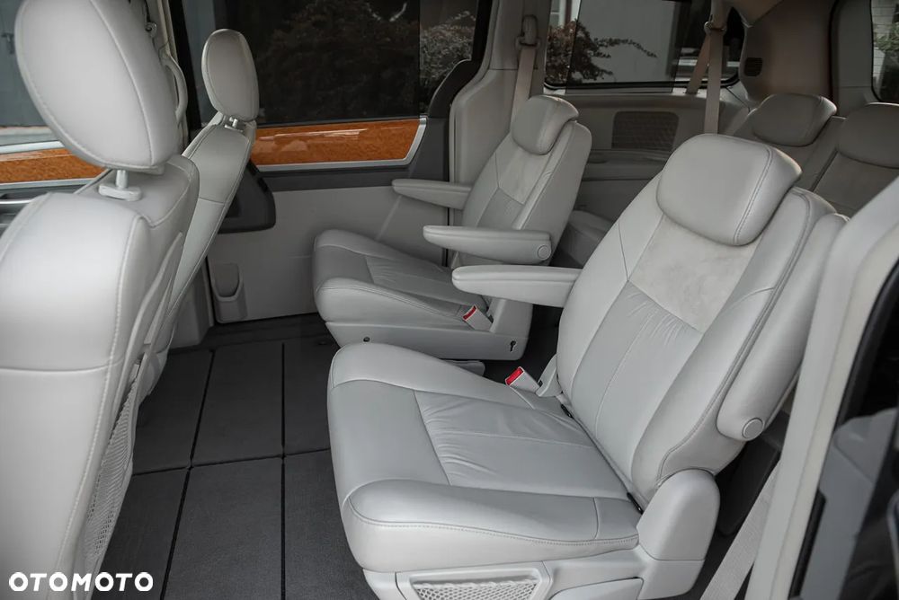 Chrysler Town & Country 4.0 Limited - 18