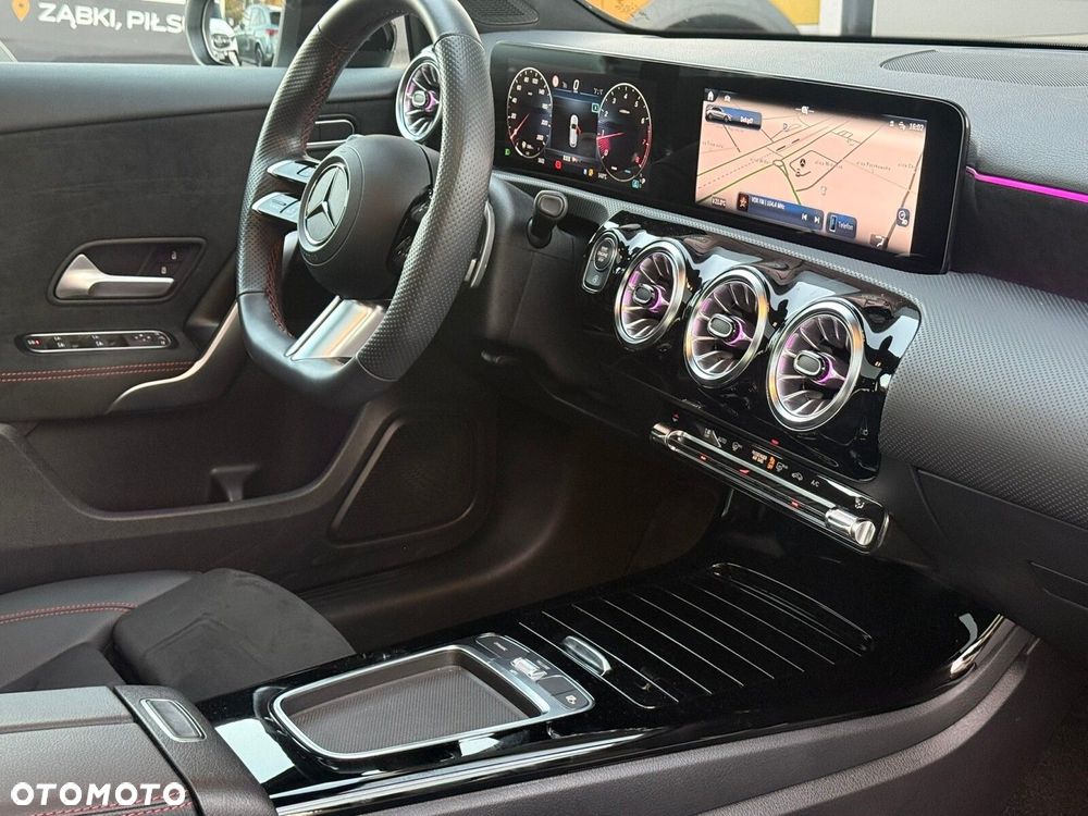 Mercedes-Benz Klasa A 200 AMG Line 7G-DCT - 22