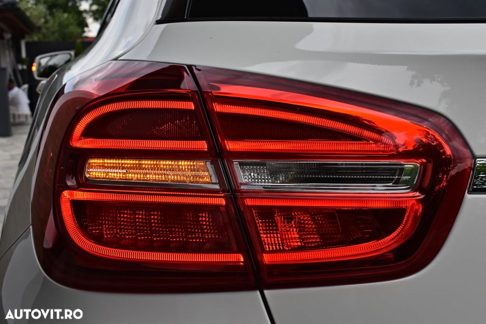 Mercedes-Benz GLA 200 7G-DCT Urban - 21