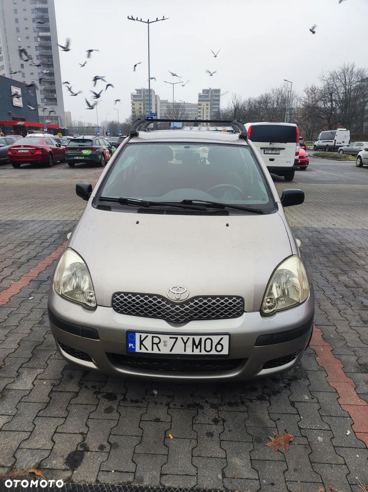 Toyota Yaris 1.0 Base - 5