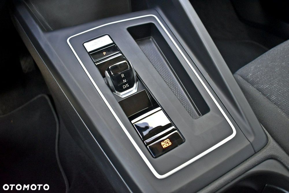 Volkswagen Golf - 25