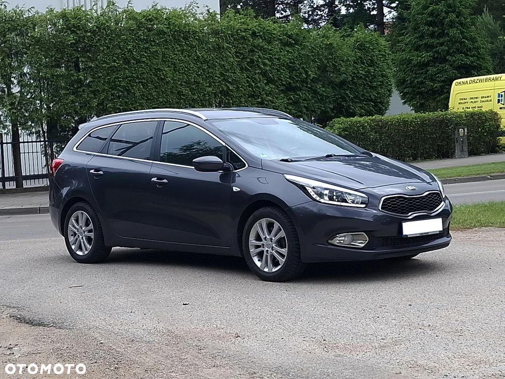 Kia Ceed 1.6 GDI ISG Platinum Edition - 4
