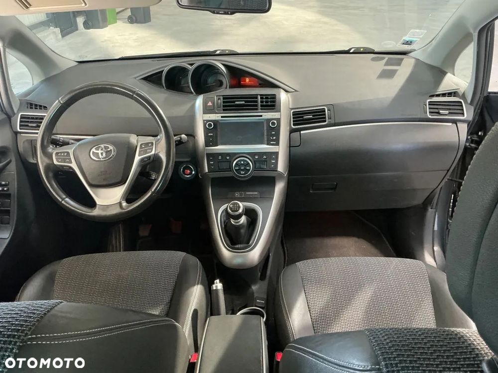 Toyota Verso 1.6 D-4D Prestige - 8
