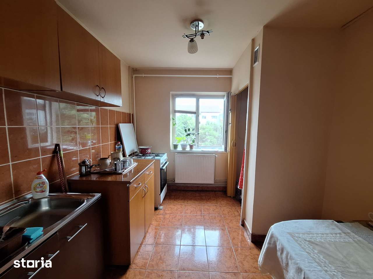 Oportunitate! Apartament 3 camere - decomandat - etaj 3 - Aradului — fotografia 3