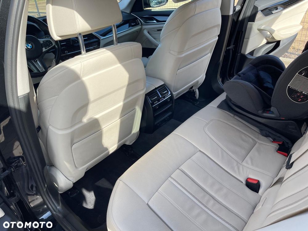 BMW Seria 5 520d Sport Line - 6