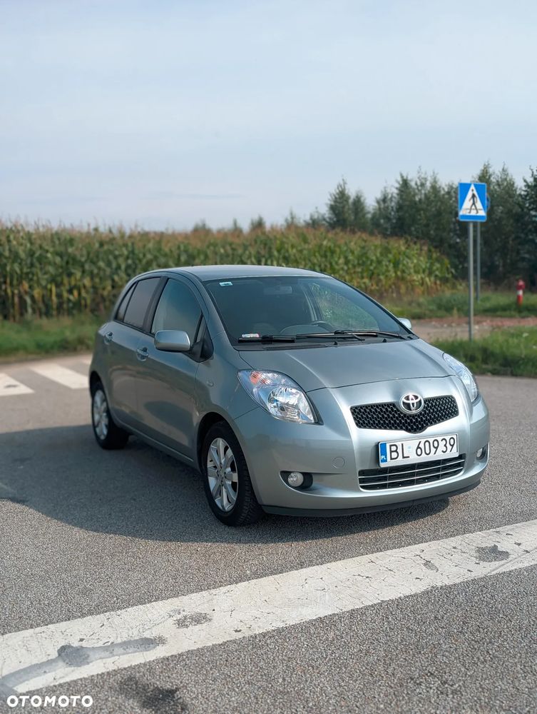 Toyota Yaris - 4