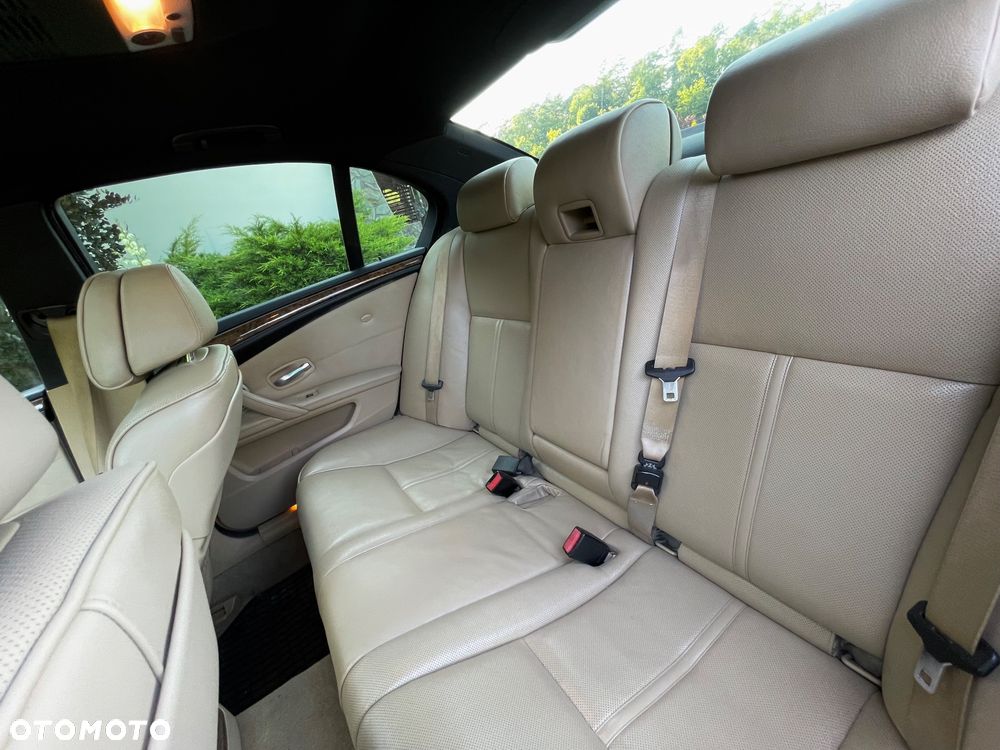 BMW Seria 5 535d - 28