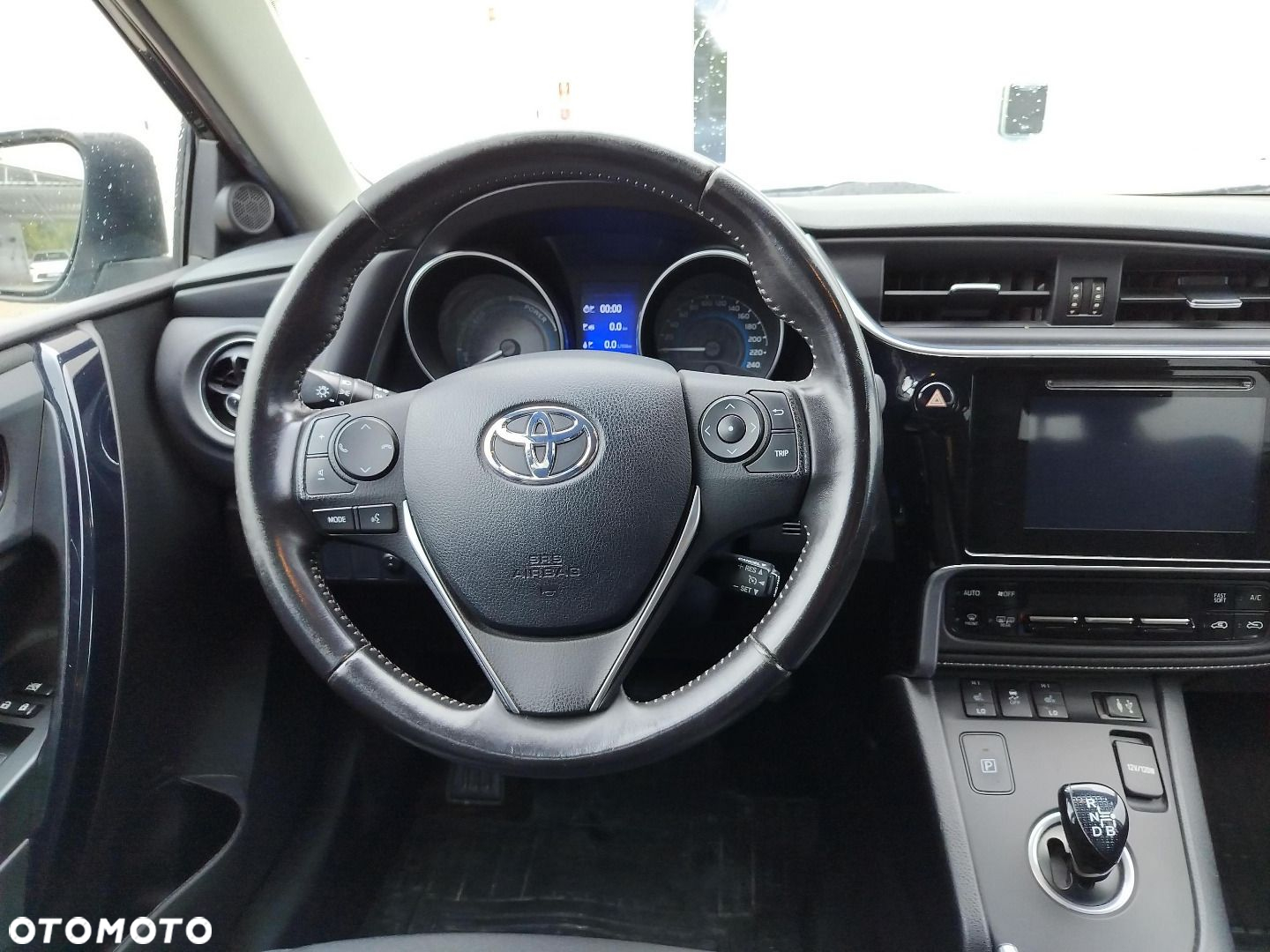 Toyota Auris - 11