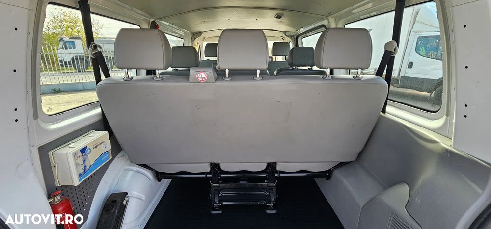 Volkswagen Transporter - 11