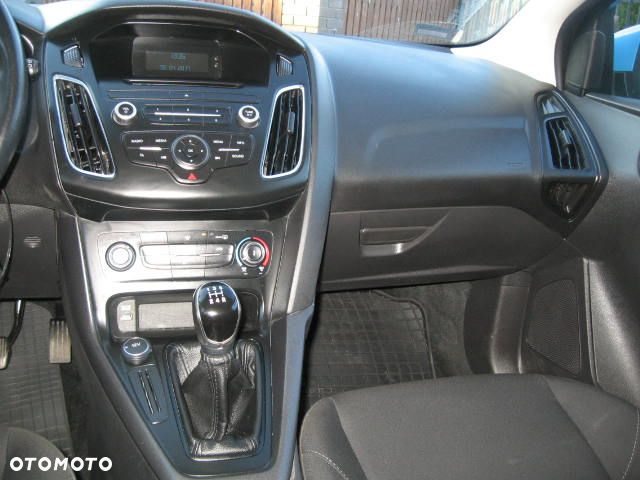 Ford Focus 1.6 Trend - 25