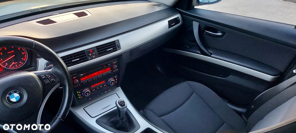 BMW Seria 3 318i Edition Exclusive - 38