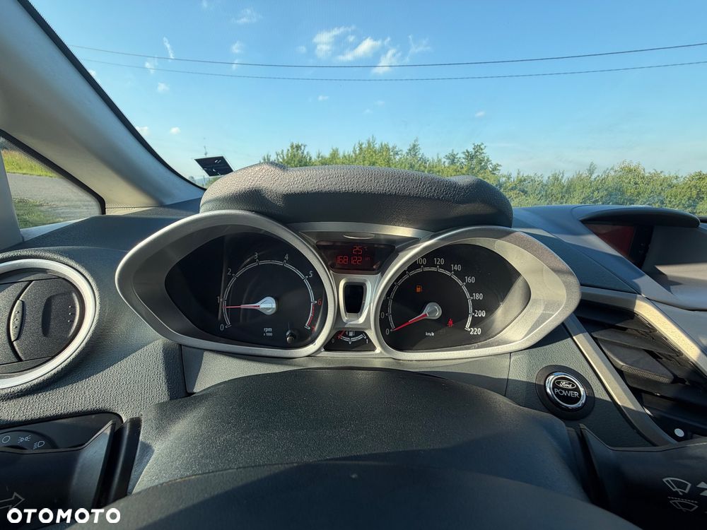 Ford Fiesta 1.3 Ghia - 19