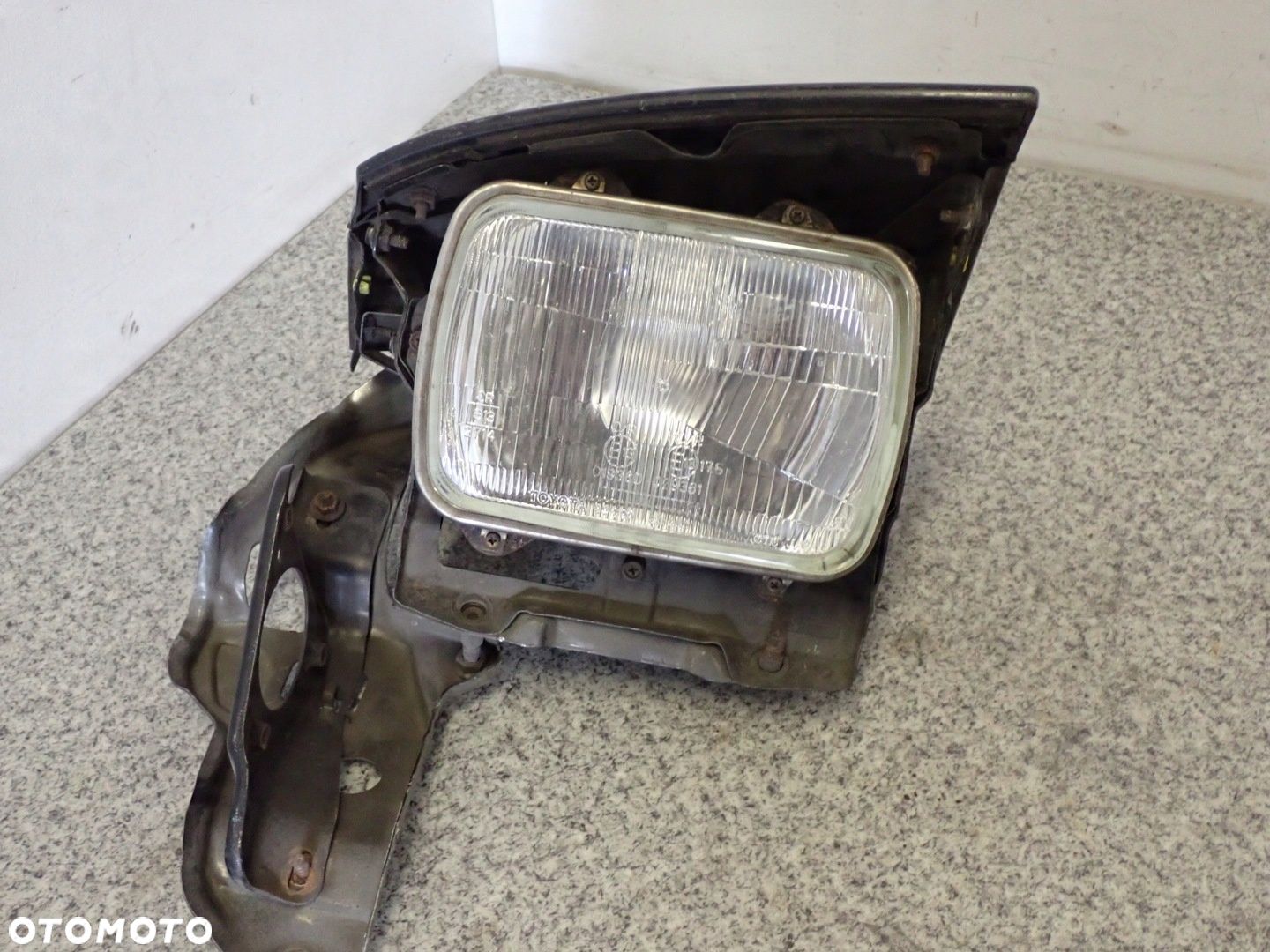 TOYOTA CELICA 89-93 AT18 LAMPA PRZEDNIA PRAWA - 1