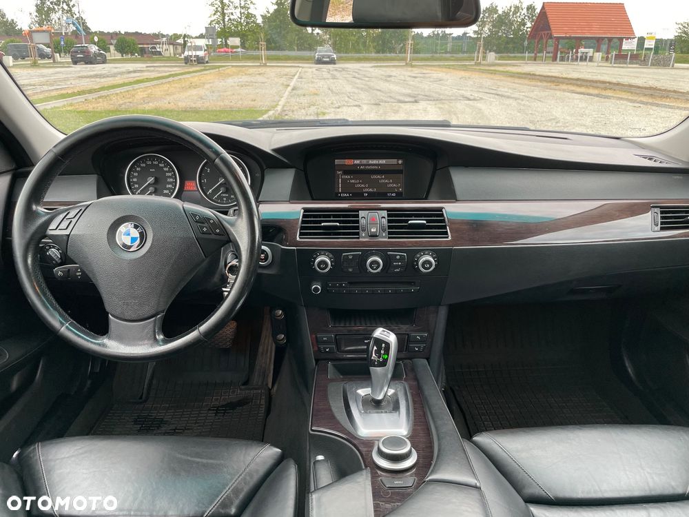 BMW Seria 5 523i Edition Exclusive - 13