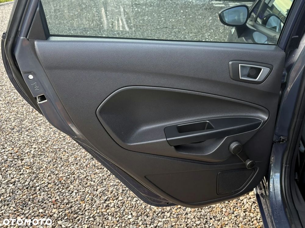 Ford Fiesta 1.25 Titanium EU5 - 24