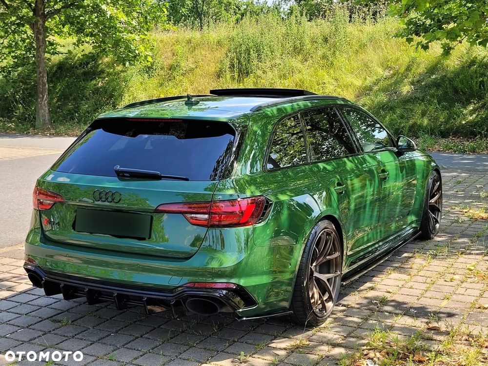 Audi RS4 Avant - 5