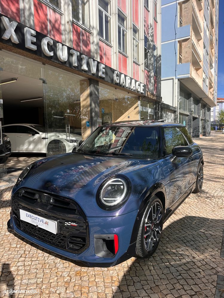 MINI 3 Portas John Cooper Works Plus Auto Desportiva - 2
