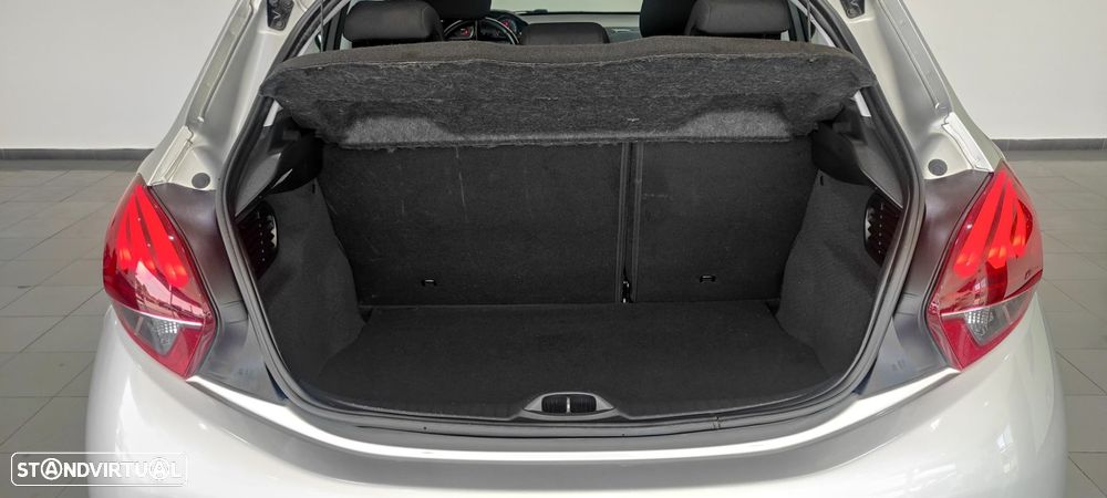 Peugeot 208 1.2 PureTech Style - 19