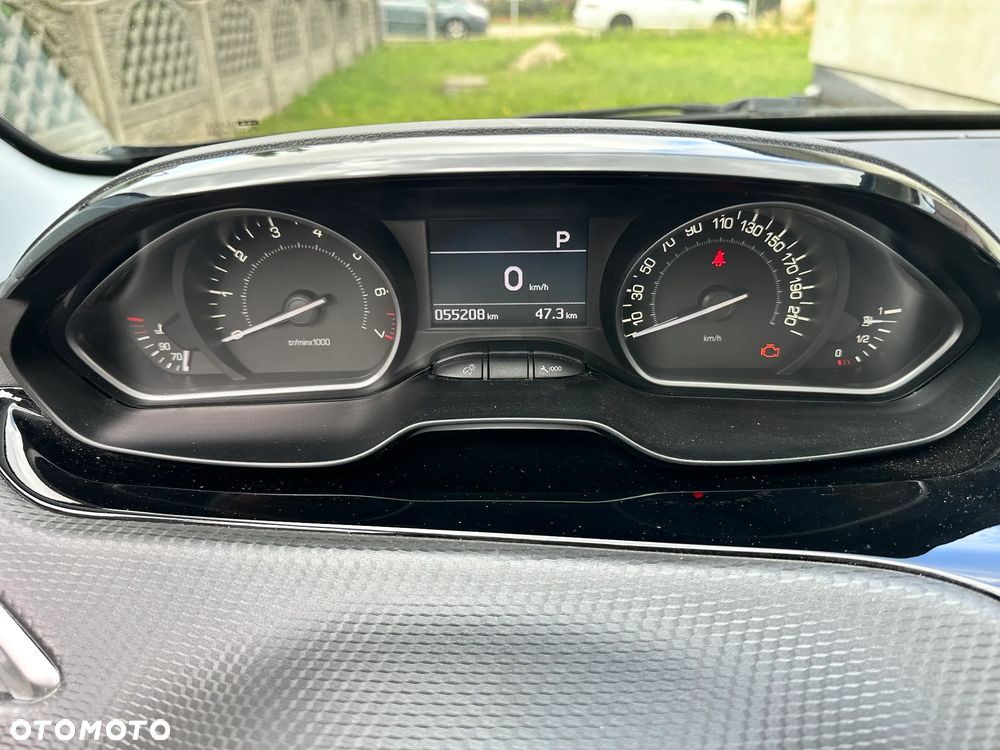 Peugeot 208 - 24