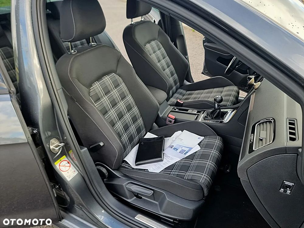 Volkswagen Golf GTD (BlueMotion Technology) - 19