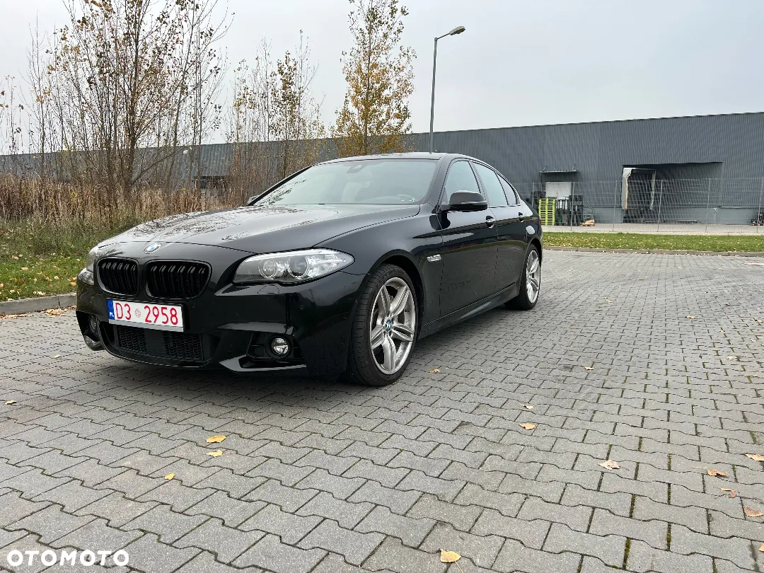 BMW Seria 5 550i xDrive Sport-Aut - 4