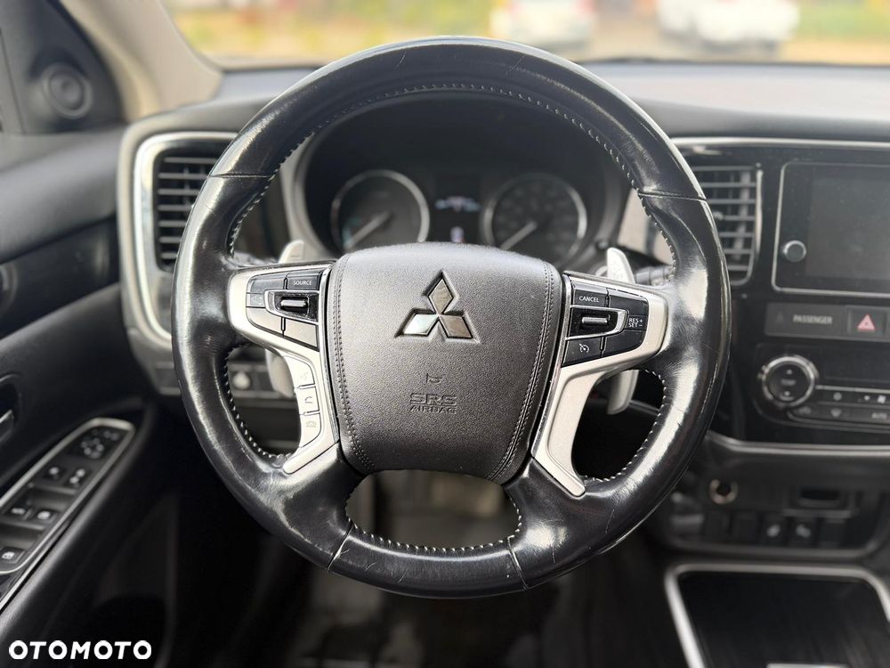 Mitsubishi Outlander 2.0 4WD - 8