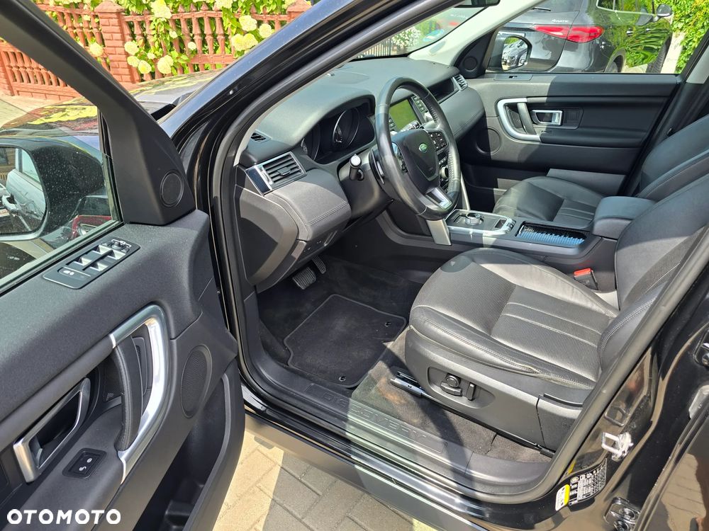 Land Rover Discovery Sport - 8