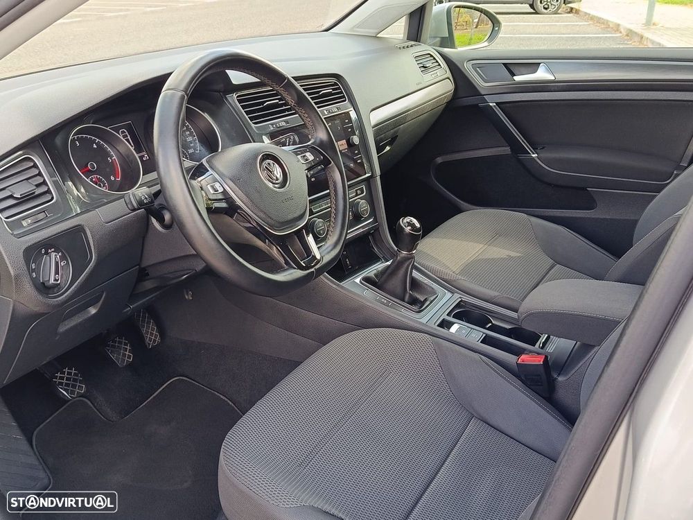 VW Golf 1.6 TDI Confortline - 15