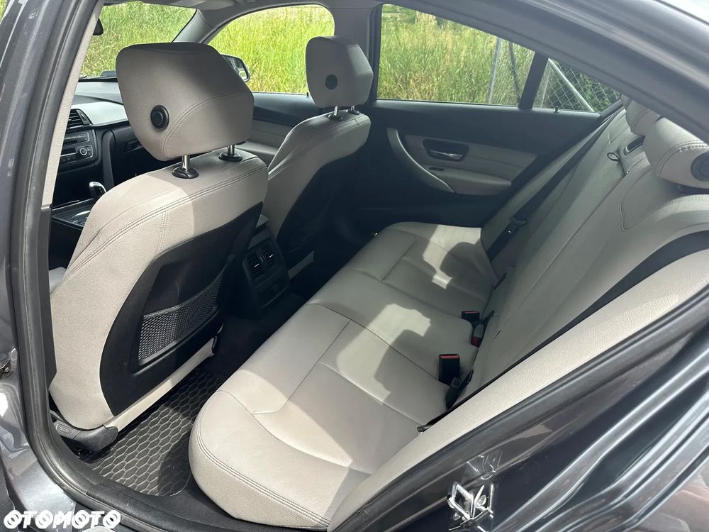 BMW Seria 3 328i - 20