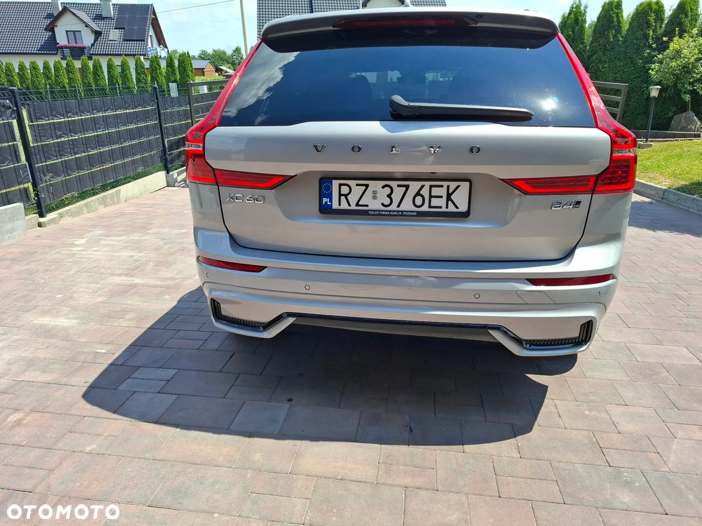 Volvo XC 60 B4 D AWD Plus Dark - 3