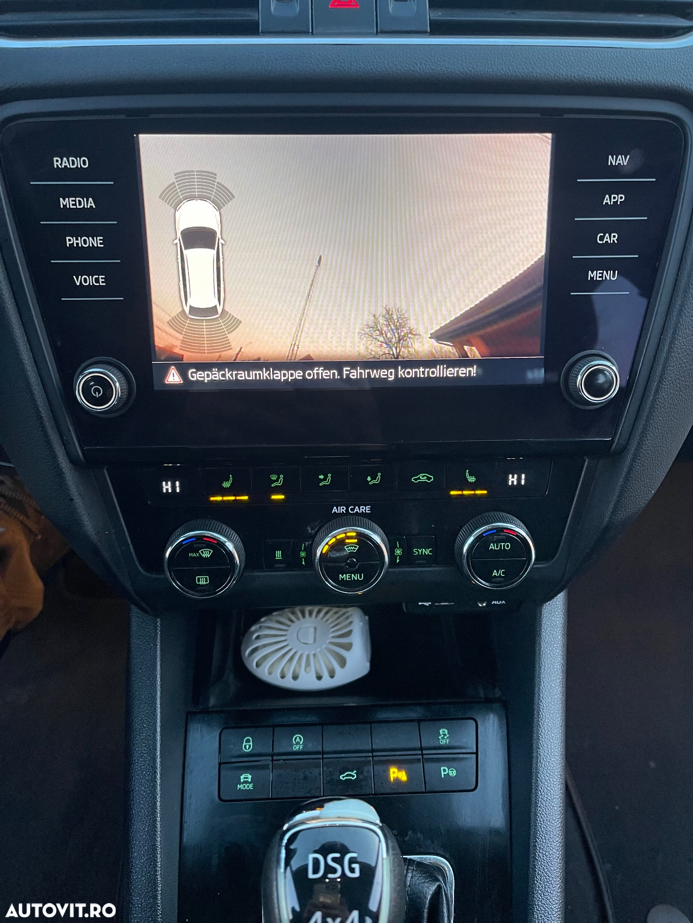 Skoda Octavia 2.0 TDI 4x4 DSG Scout - 32