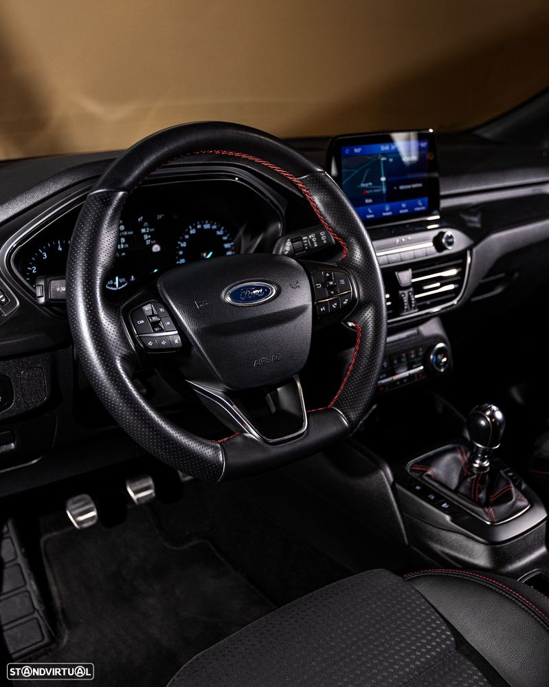 Ford Focus SW 1.0 EcoBoost ST-Line - 11