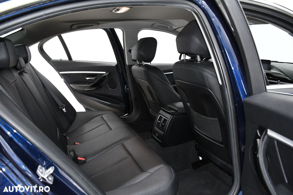BMW Seria 3 330e iPerformance Sport Line - 13
