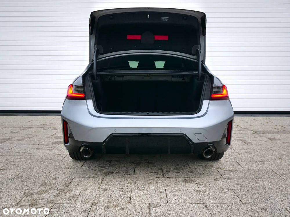 BMW Seria 3 330i xDrive M Sport sport - 41