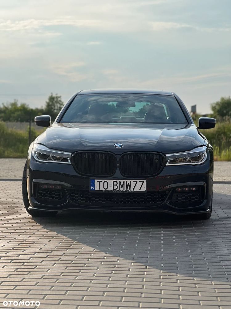 BMW Seria 7 750i xDrive - 11
