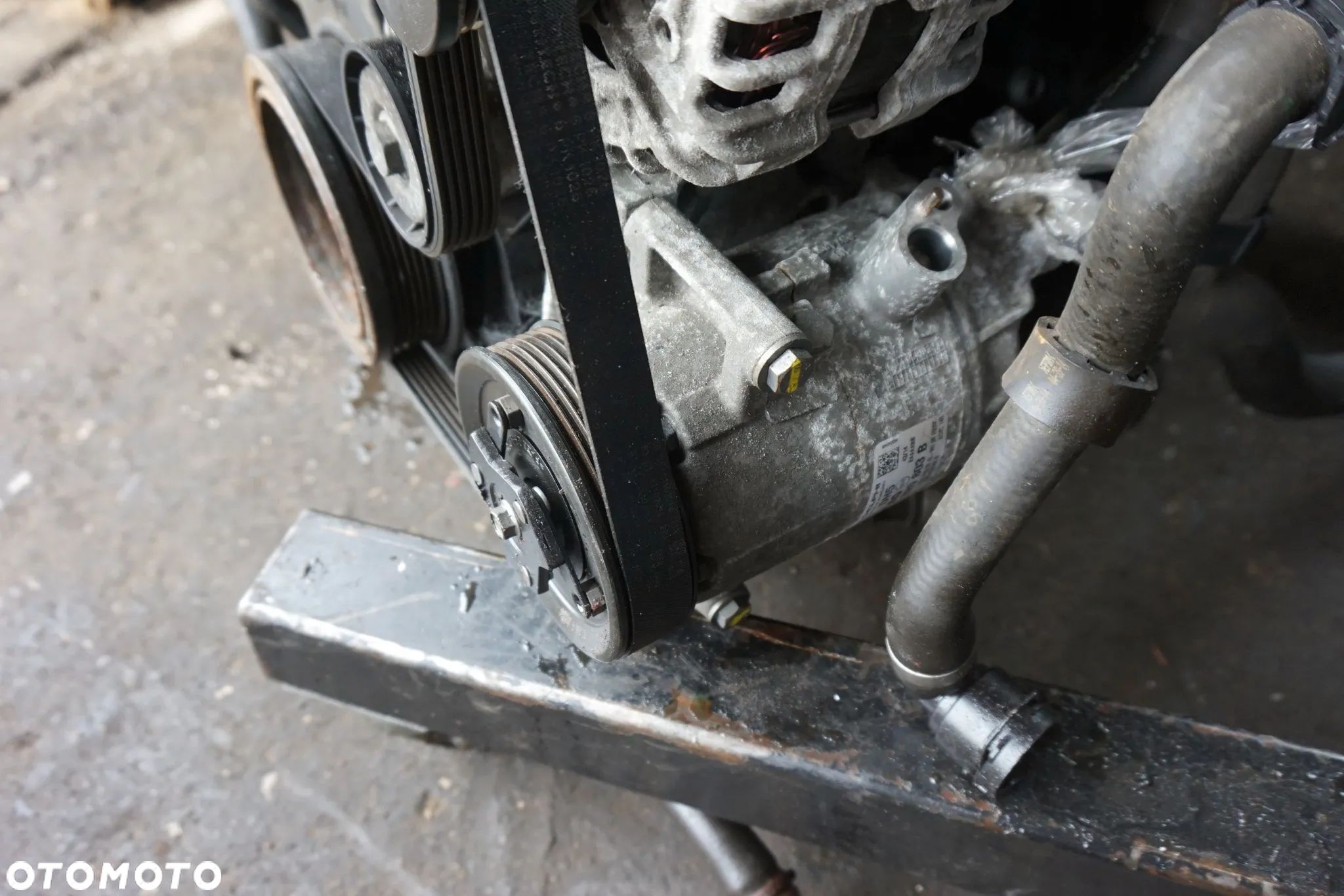 KOMPRESOR KLIMATYZACJI SPRĘŻARKA 5Q0820803B OCTAVIA III 5E5 1.6 TDI  SKODA 2012-2016 - 1