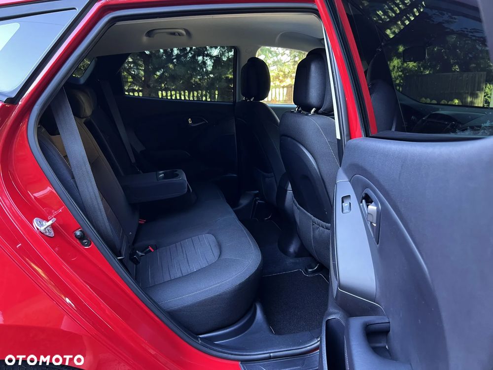 Hyundai ix35 1.6 2WD Fifa World Cup Edition - 24