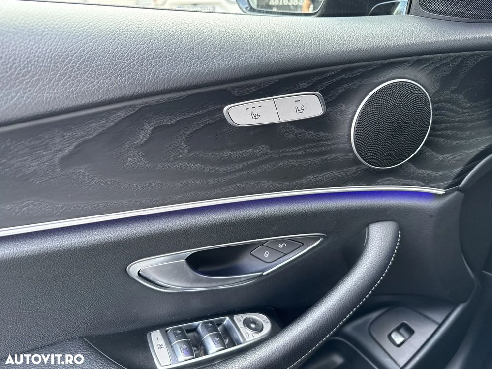 Mercedes-Benz E 220 d 4MATIC Aut. - 24